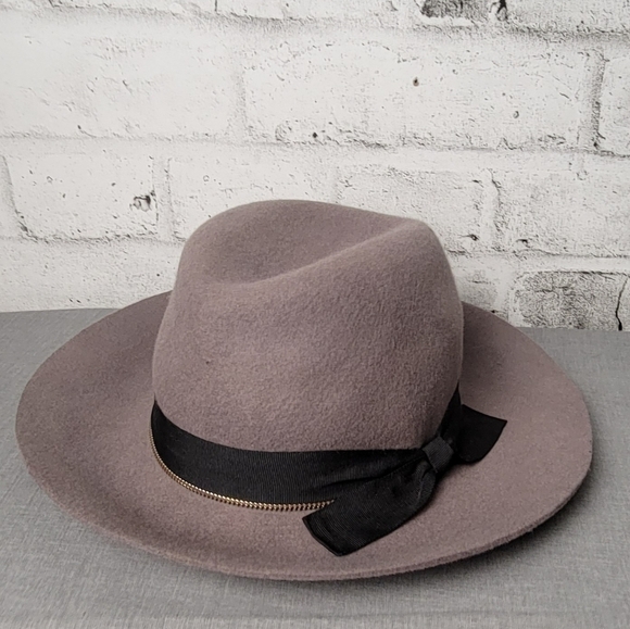 C.C Beanie Exclusive Wool Hat - Picture 2 of 5